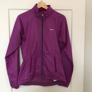 Nike fit windbraker small